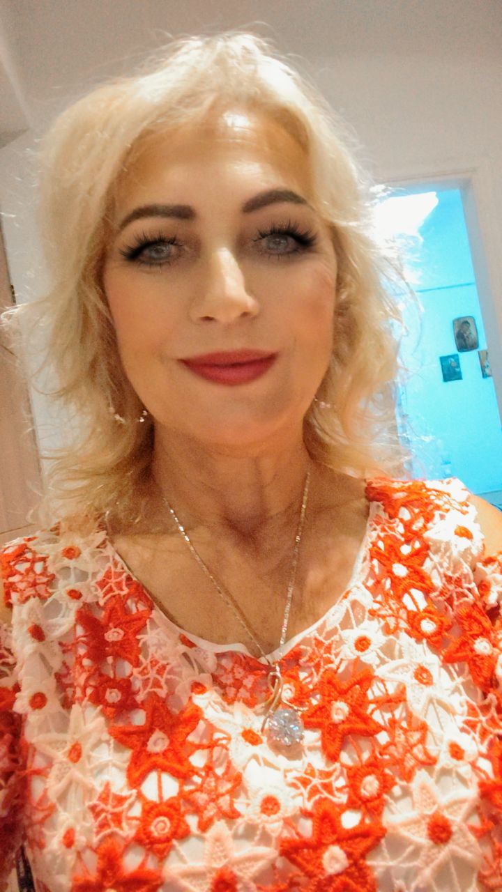 Mum Alevinin Altında