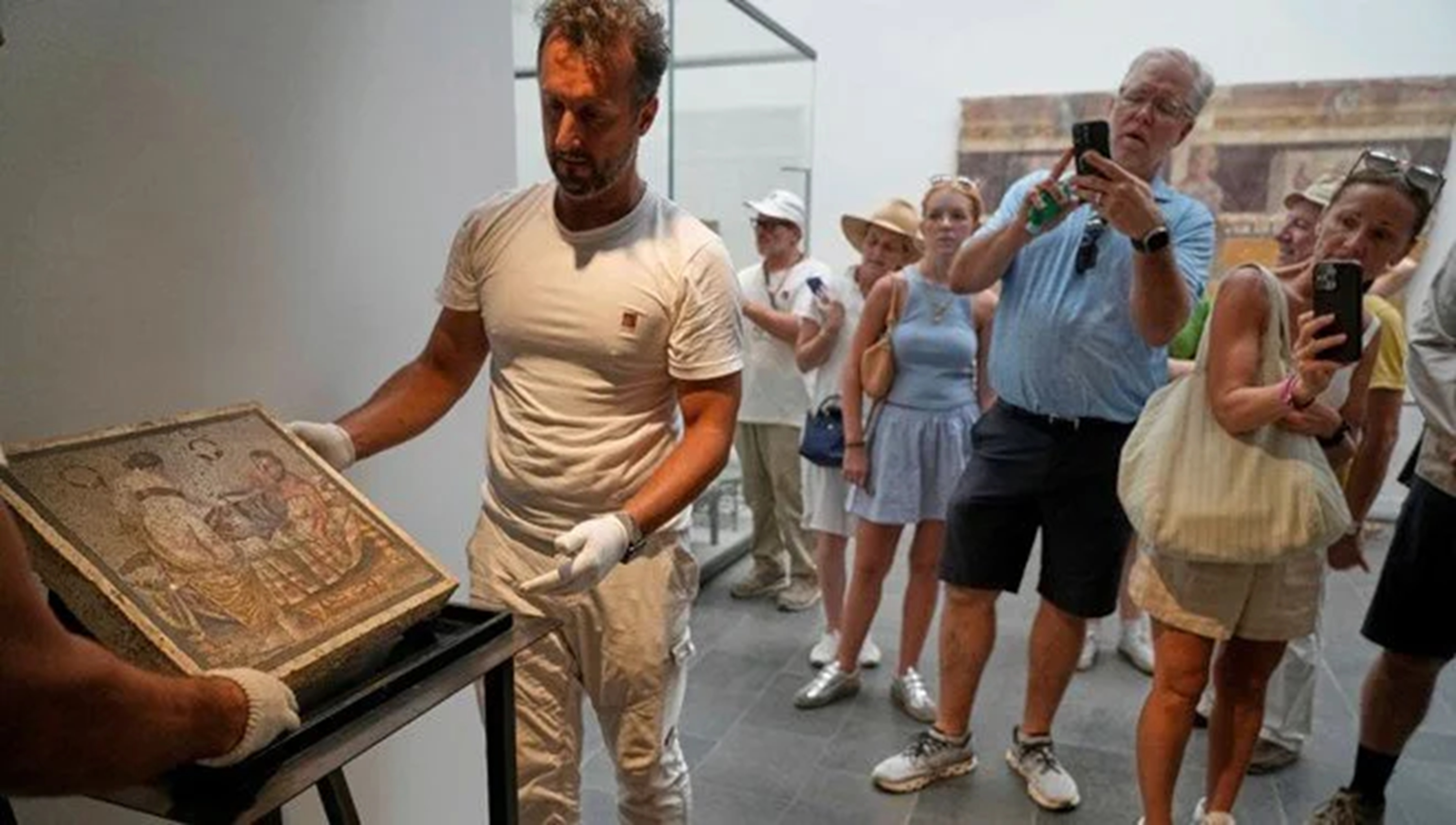 Pompeii'den Çalınan Mozaik 80 Yıl Sonra İtalya’ya Döndü