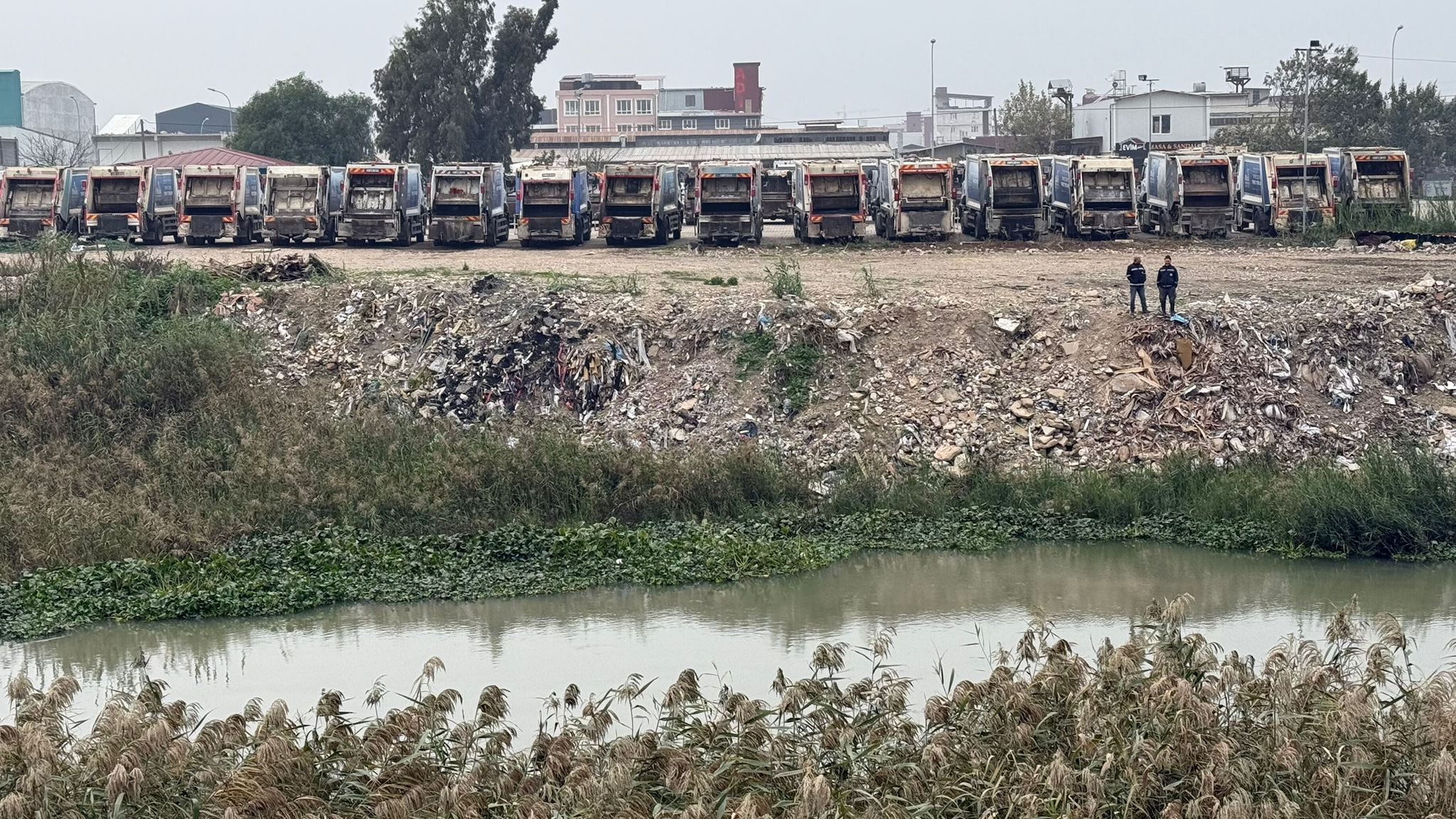 Antakya’da Asi Nehri Kirleniyor: Çevreciler Uyardı Antakya’da Asi Nehri Kirleniyor: Çevreciler Uyardı