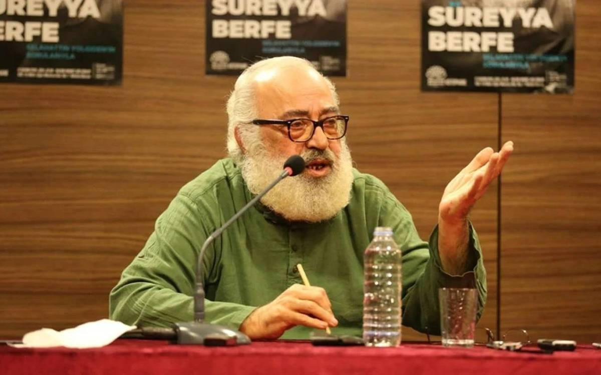 Türk edebiyatına damga vuran Süreyya Berfe hayatını kaybetti